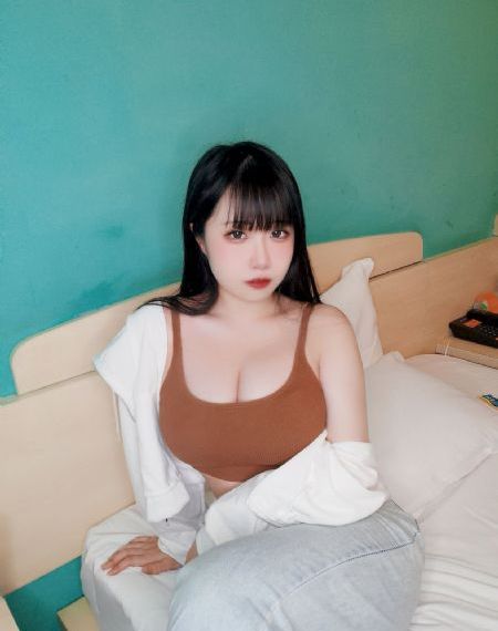 大尺度奶涨吃奶做爰电影