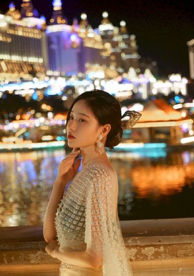 伊人成人在线视频