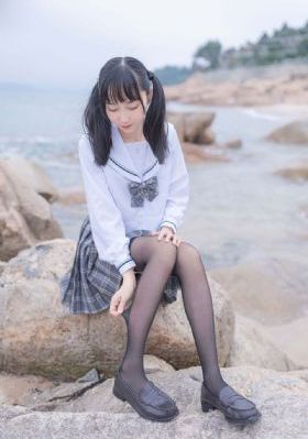 年轻的丝袜老师2